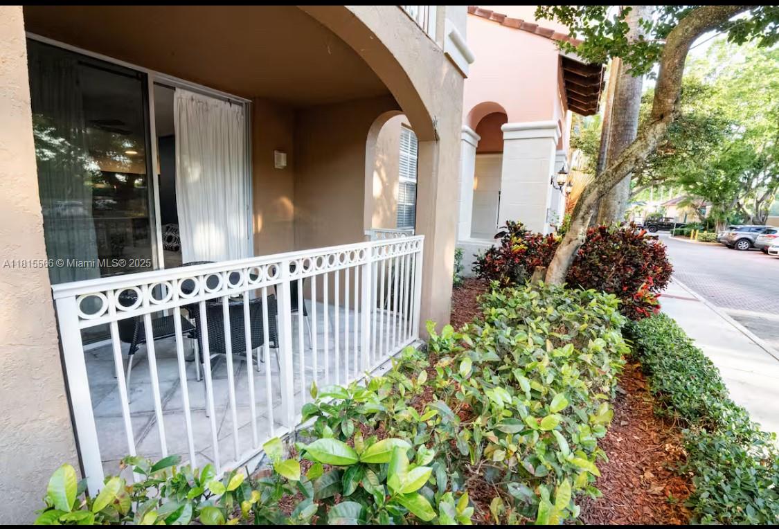 19801 E Country Club Drive #4-103, Aventura FL 33180
