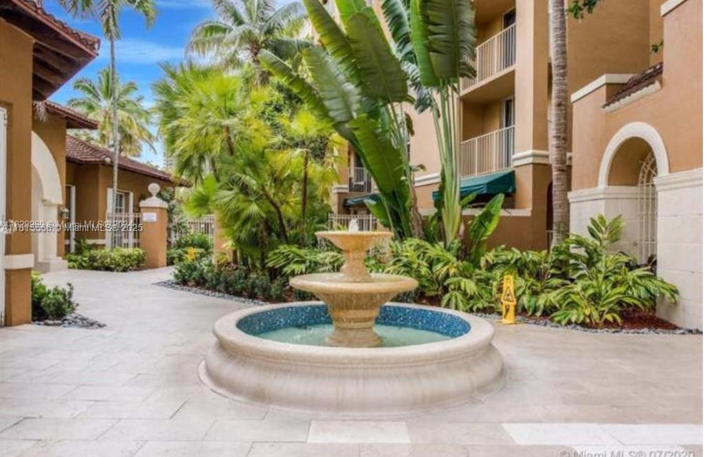 19801 E Country Club Drive #4-103, Aventura FL 33180
