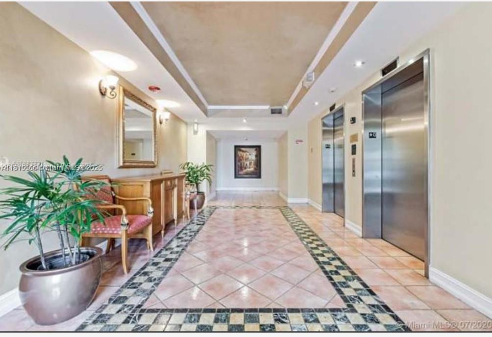 19801 E Country Club Drive #4-103, Aventura FL 33180
