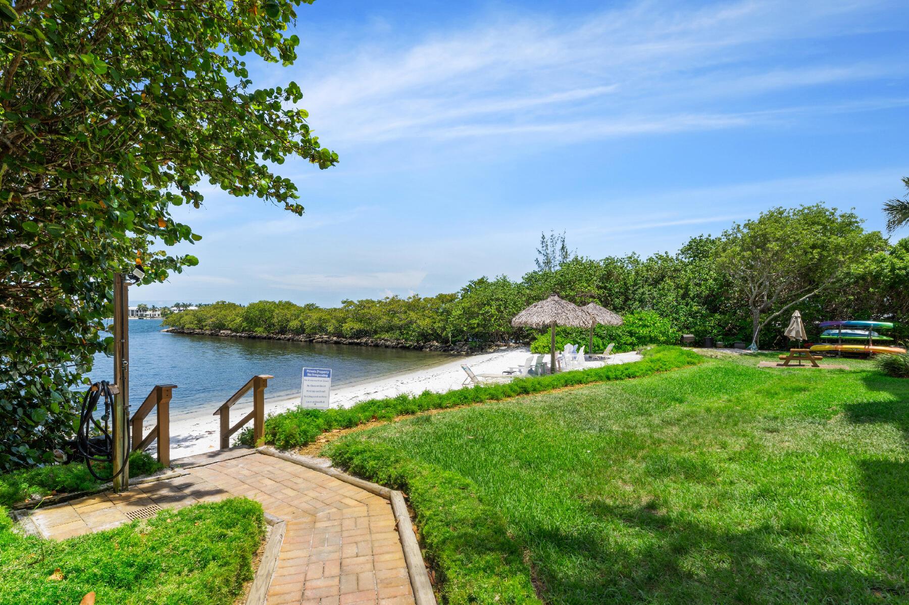 Homes for sale in Hypoluxo, FL | 400 Scotia Dr #303, Hypoluxo, FL 33462 | MLS# R11096471