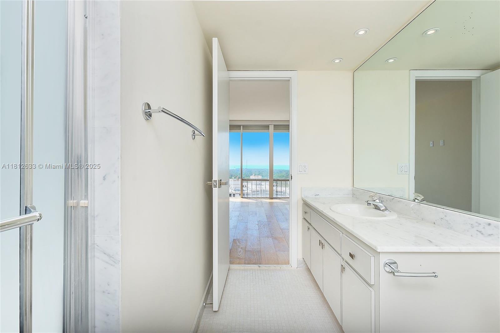 881 Ocean Dr #22A, Key Biscayne FL 33149