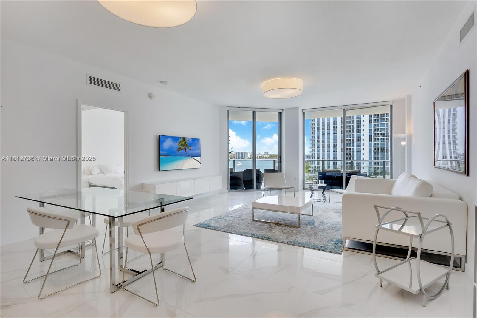 Apartamento à Venda em North Miami Beach, FL