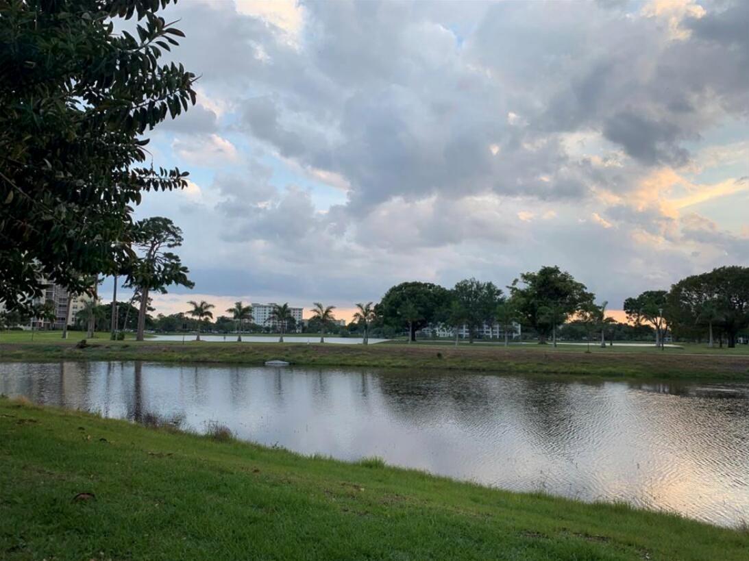 Breezes At Palm Aire Cond