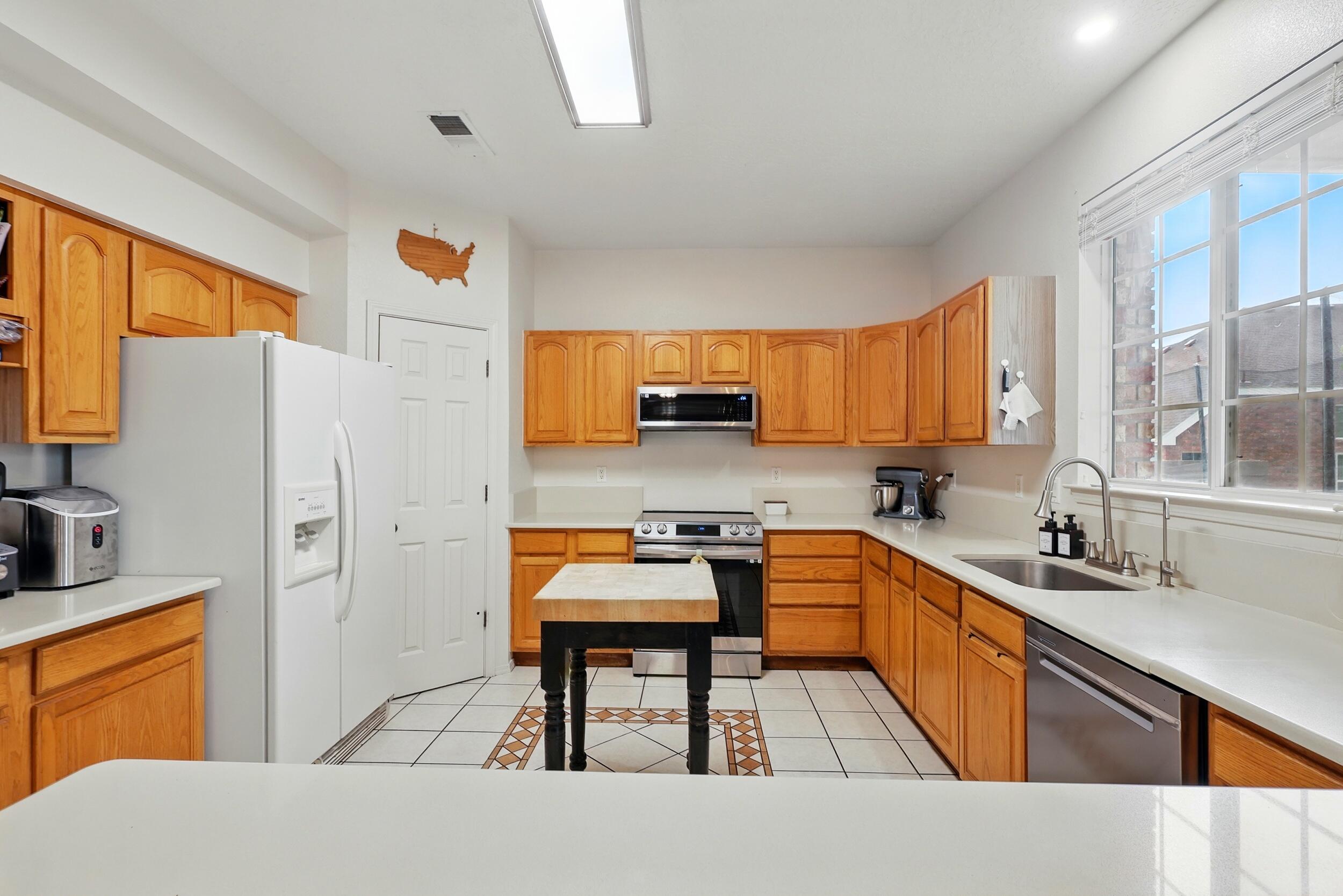 Homes for sale in Los Lunas, NM | 1401 Cerro Crestado Dr Nw, Los Lunas, NM 87031 | MLS# 1085249