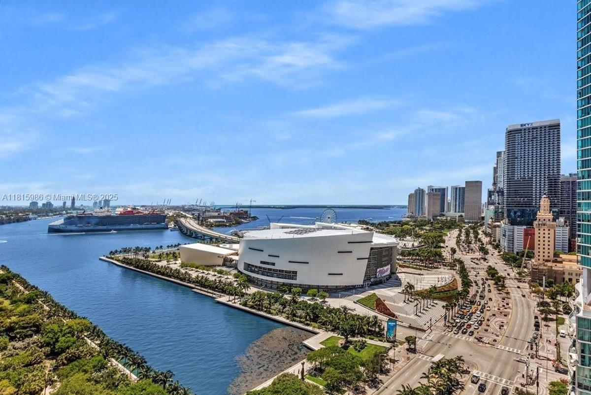 Apartamento para Alugar em Miami, FL