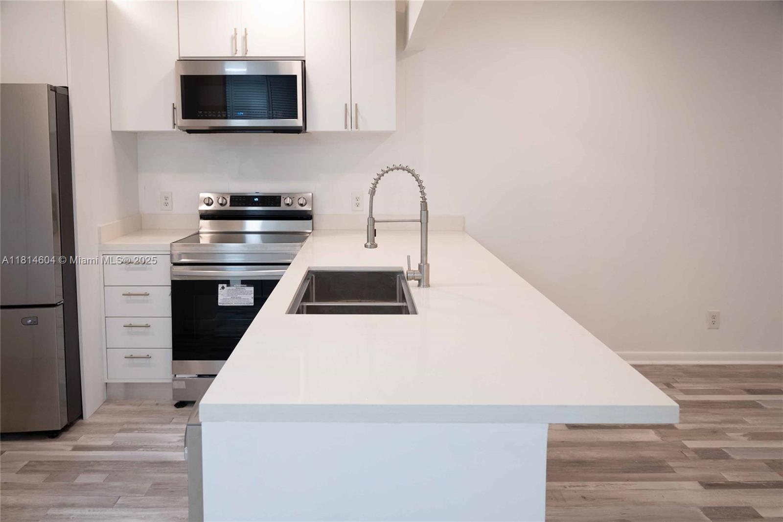 Oriole Gardens Three 77 C