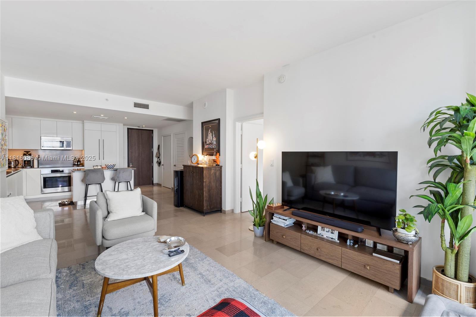 88 SW 7th St #1205, Miami FL 33130