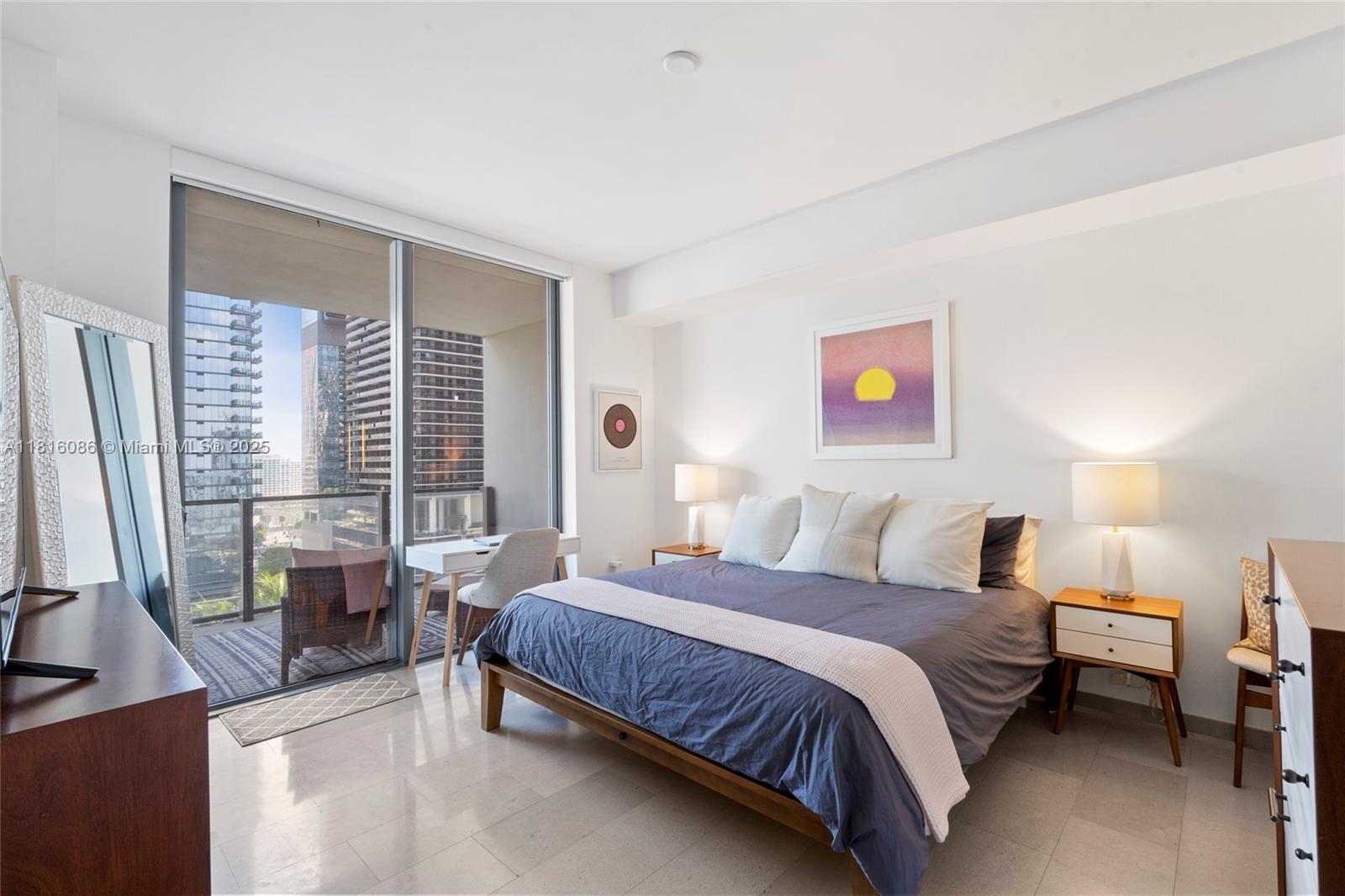 88 SW 7th St #1205, Miami FL 33130