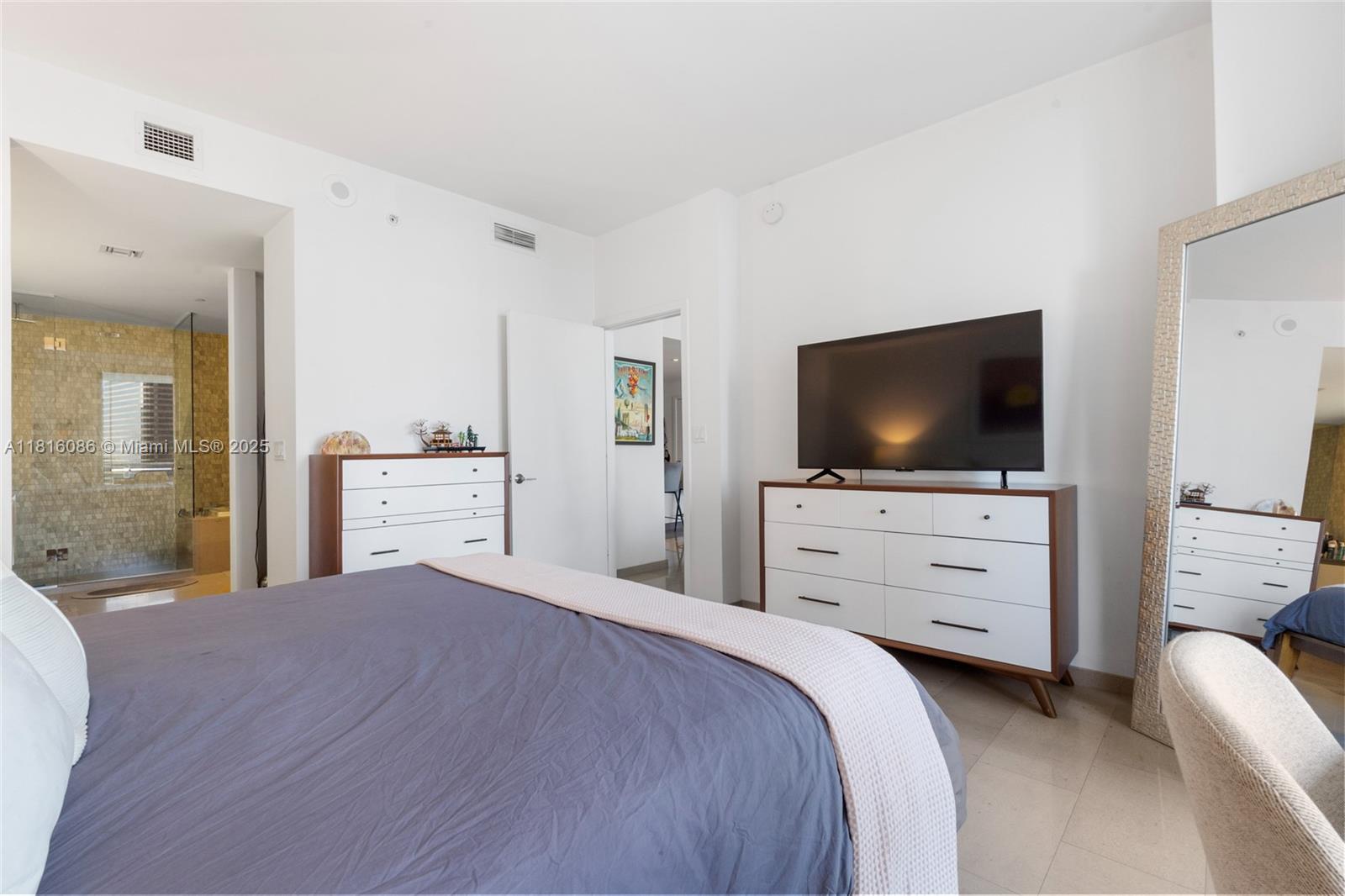 88 SW 7th St #1205, Miami FL 33130