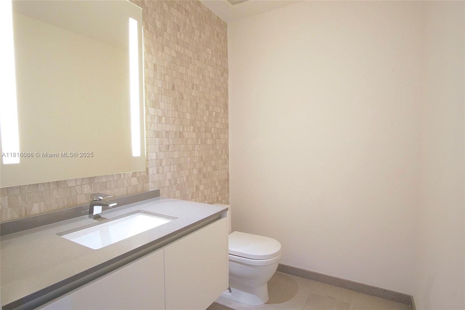 88 SW 7th St #1205, Miami FL 33130