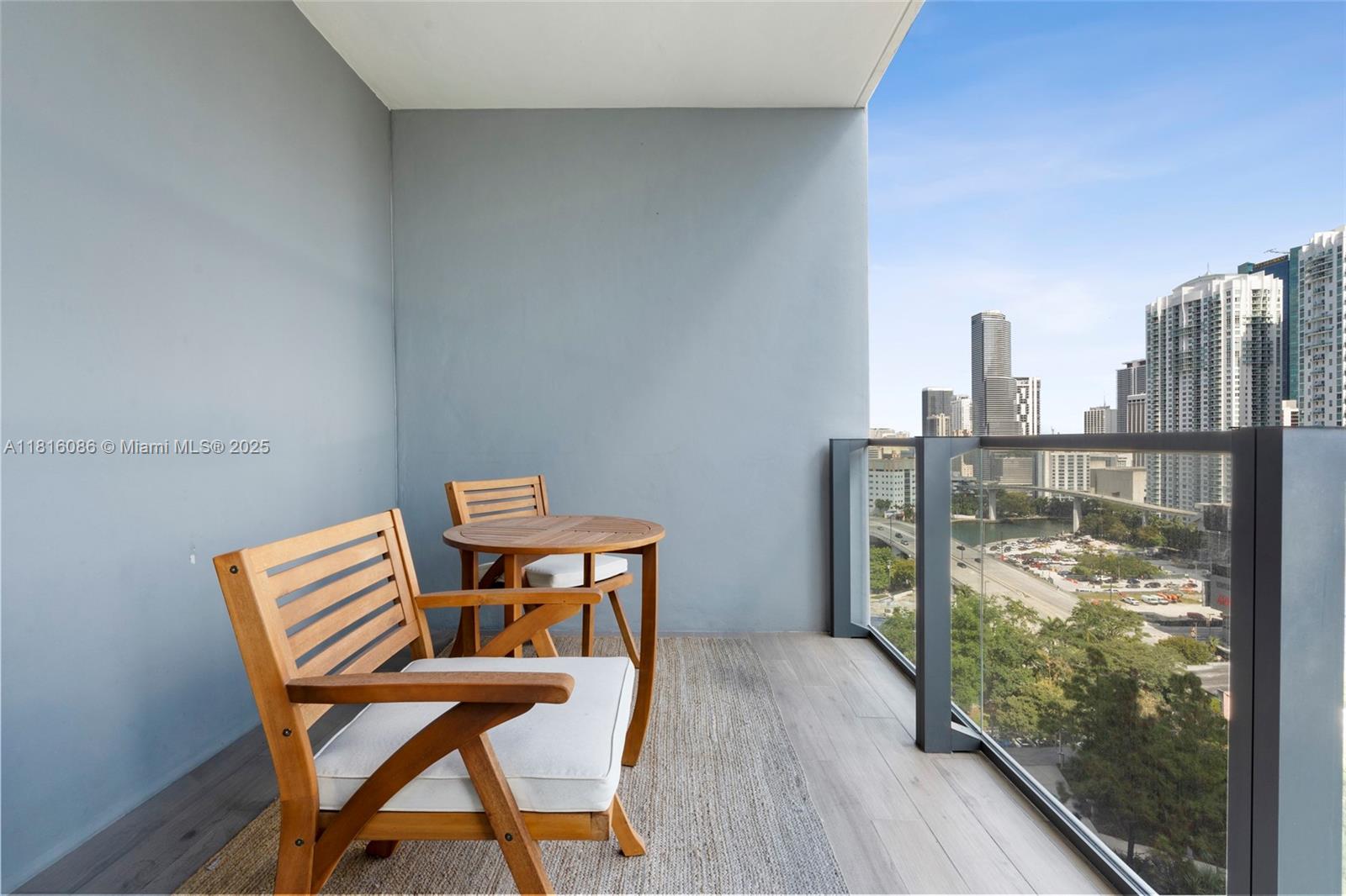 88 SW 7th St #1205, Miami FL 33130