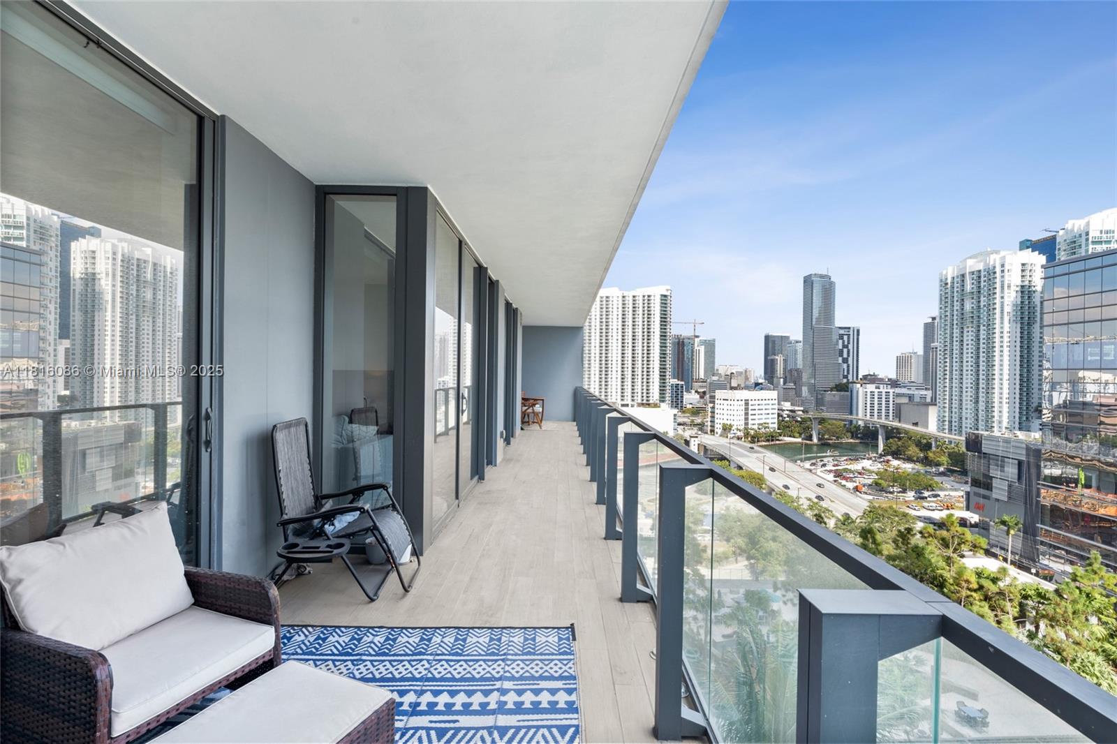 88 SW 7th St #1205, Miami FL 33130
