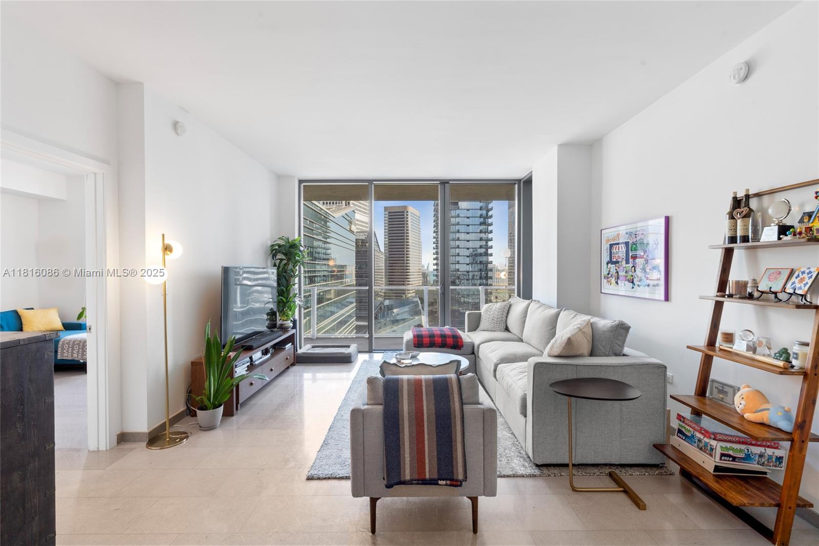88 SW 7th St #1205, Miami FL 33130