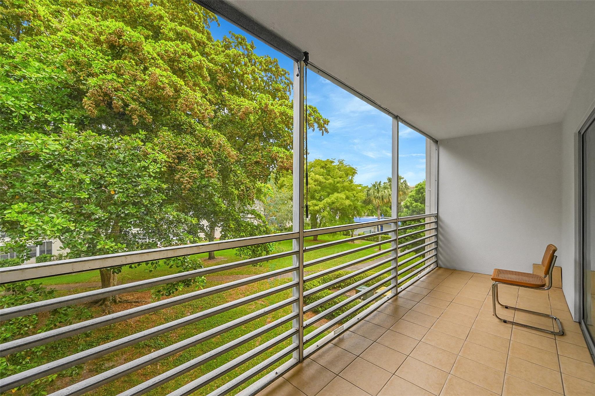 Homes for sale in Coconut Creek, FL | 2103 Lucaya Bnd #E3, Coconut Creek, FL 33066 | MLS# F10507498