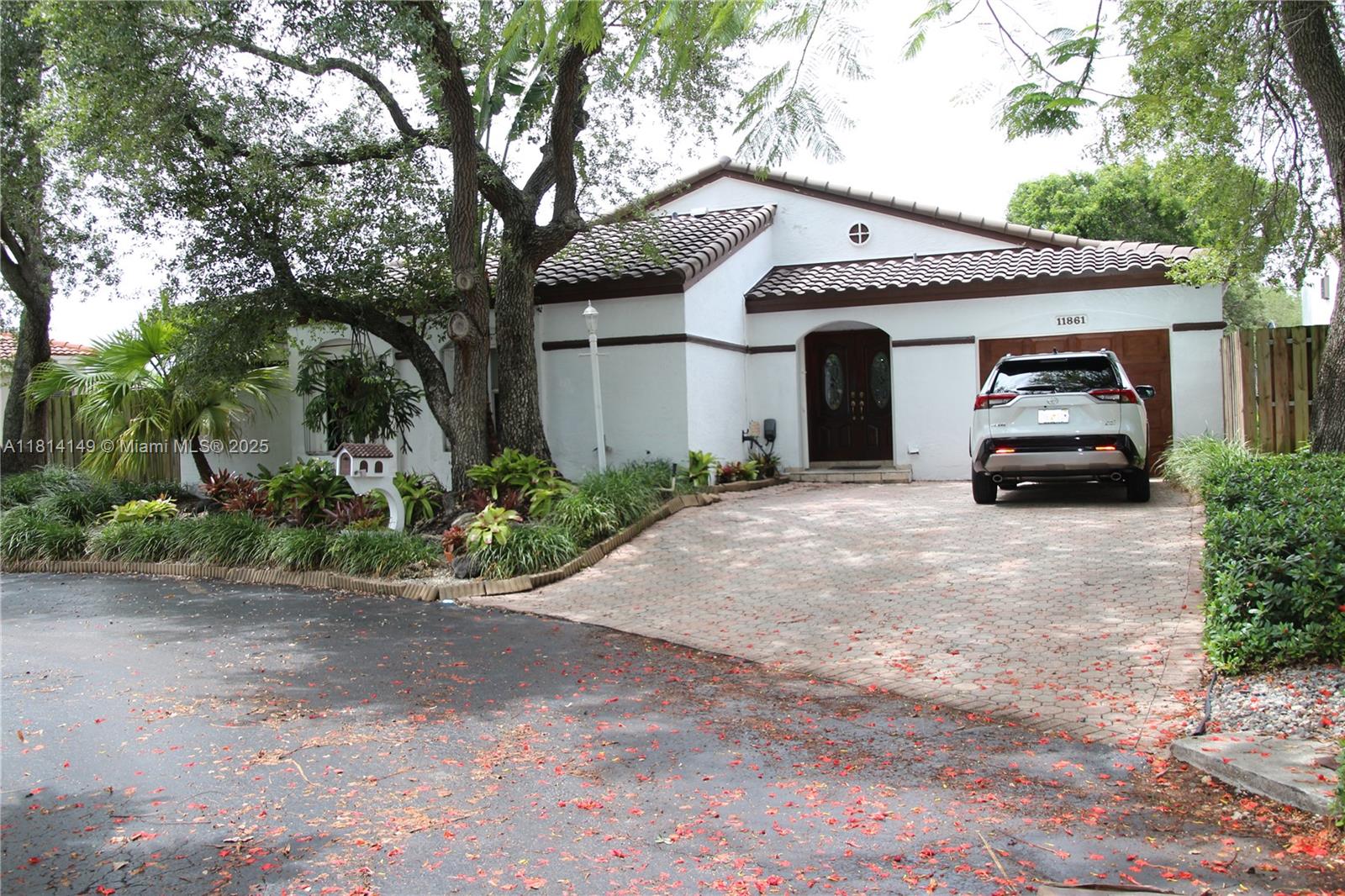 Las Casas At Kendall