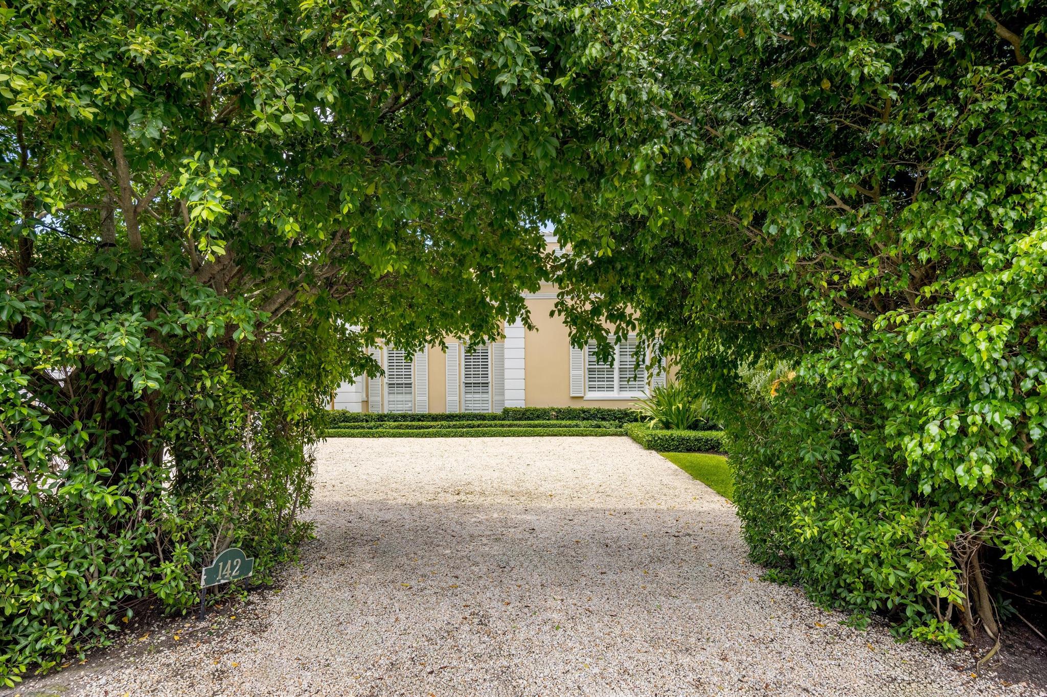 Homes for sale in Palm Beach, FL | 142 Casa Bendita, Palm Beach, FL 33480 | MLS# R11096836