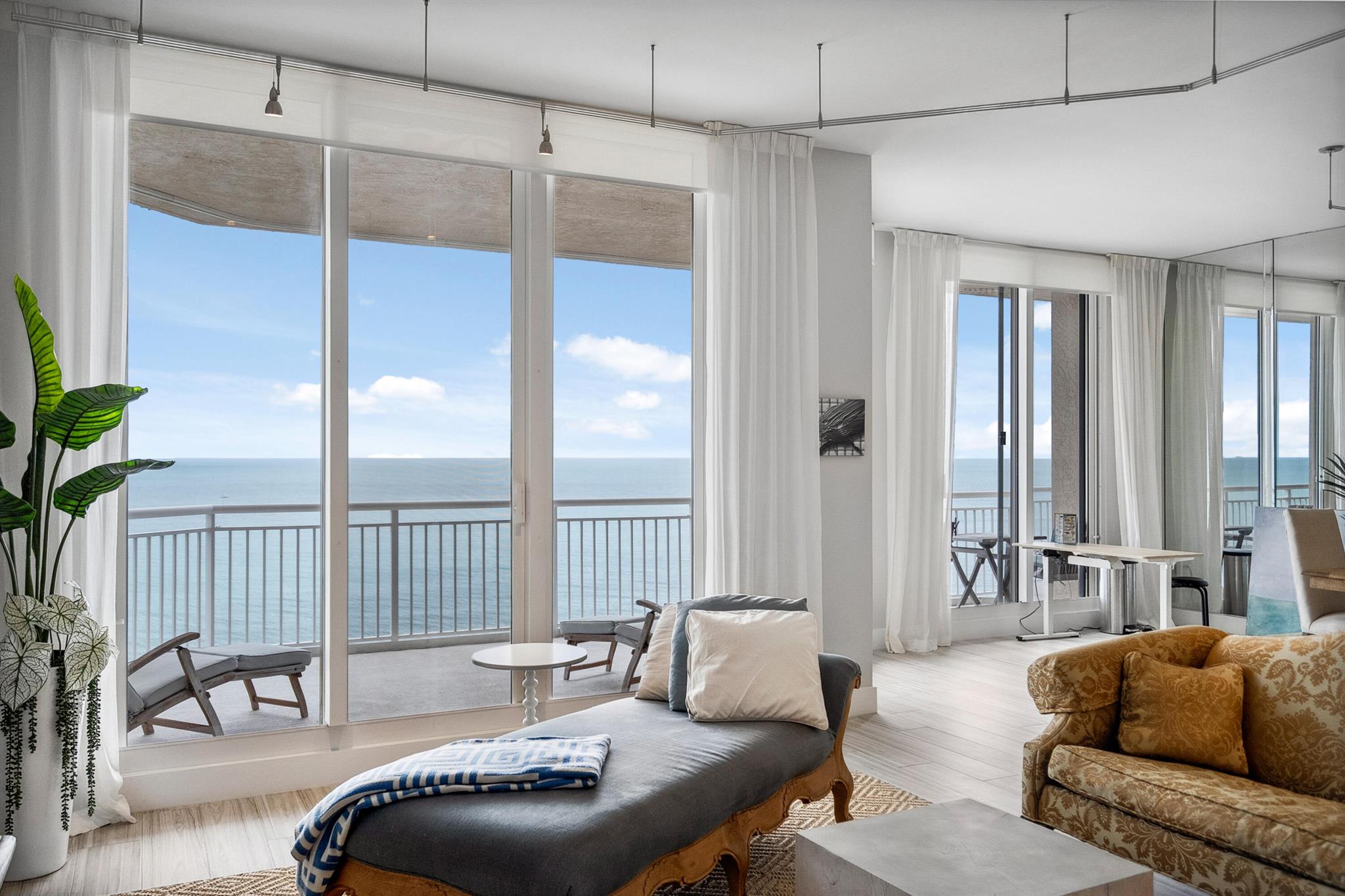 Homes for sale in Hutchinson Island, FL | 3880 N Hwy A1A #Ph 2, Hutchinson Island, FL 34949 | MLS# R11096913