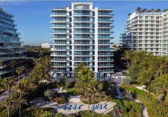 Condo for Sale in Surfside, FL