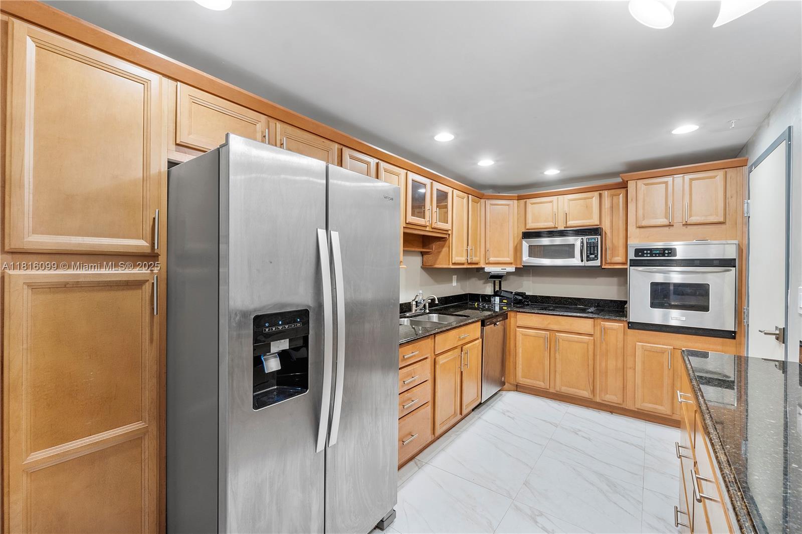 Homes for sale in Coral Gables, FL | 90 Edgewater Dr #305, Coral Gables, FL 33133 | MLS# A11816099