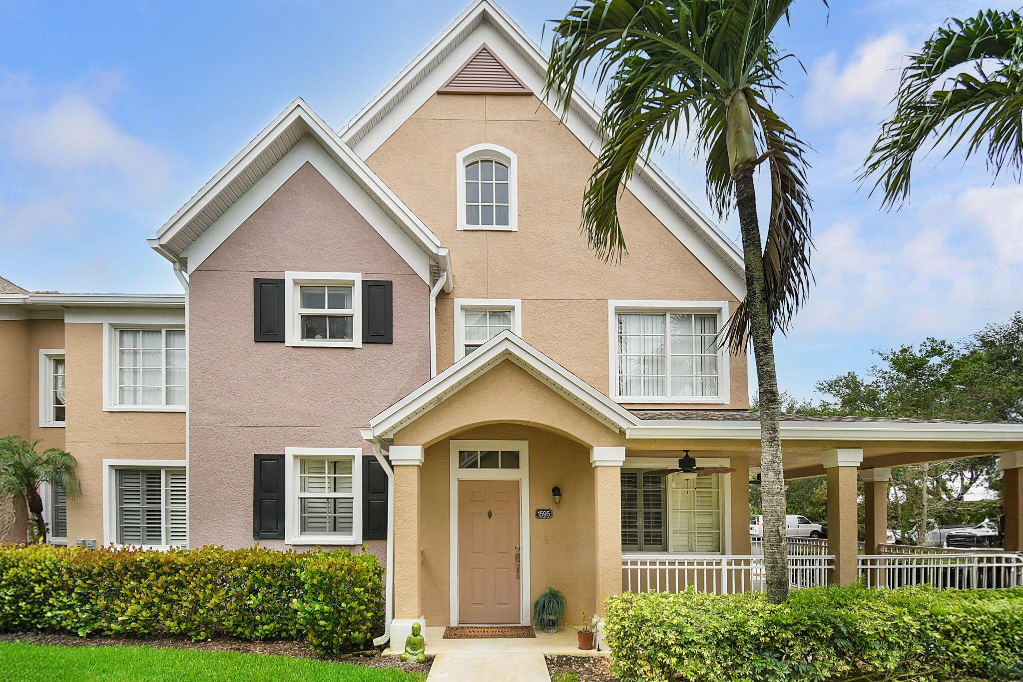 Courtyards At Willoughby