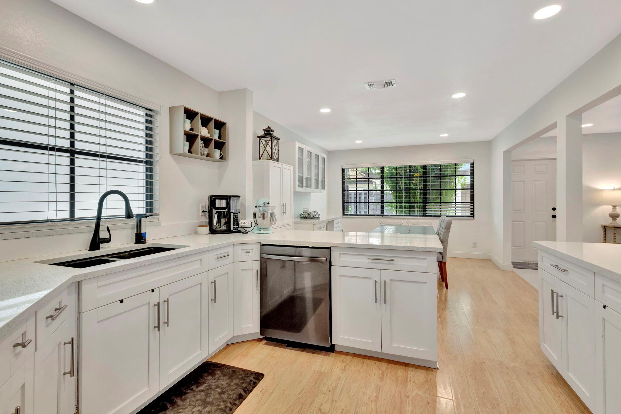 Homes for sale in Royal Palm Beach, FL | 146 Weybridge Circle #B, Royal Palm Beach, FL 33411 | MLS# R11097241