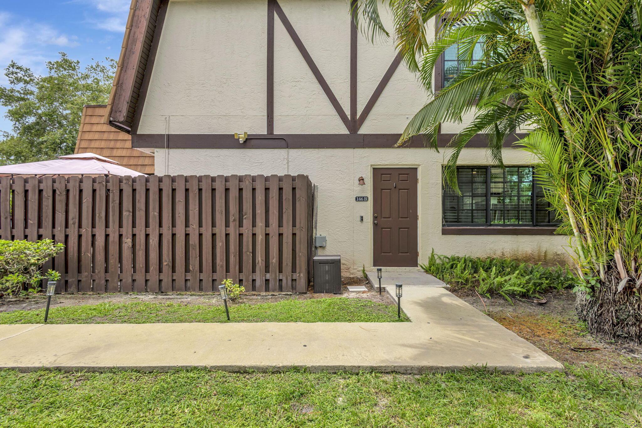 Homes for sale in Royal Palm Beach, FL | 146 Weybridge Circle #B, Royal Palm Beach, FL 33411 | MLS# R11097241