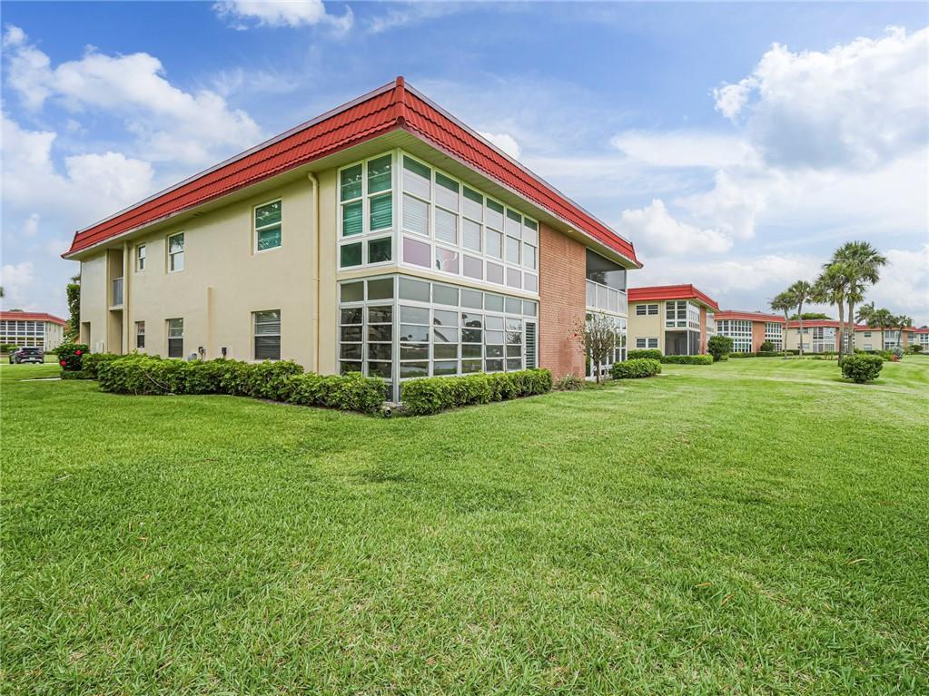 Homes for sale in Vero Beach, FL | 97 Spring Lake Dr #104, Vero Beach, FL 32962 | MLS# R11097281
