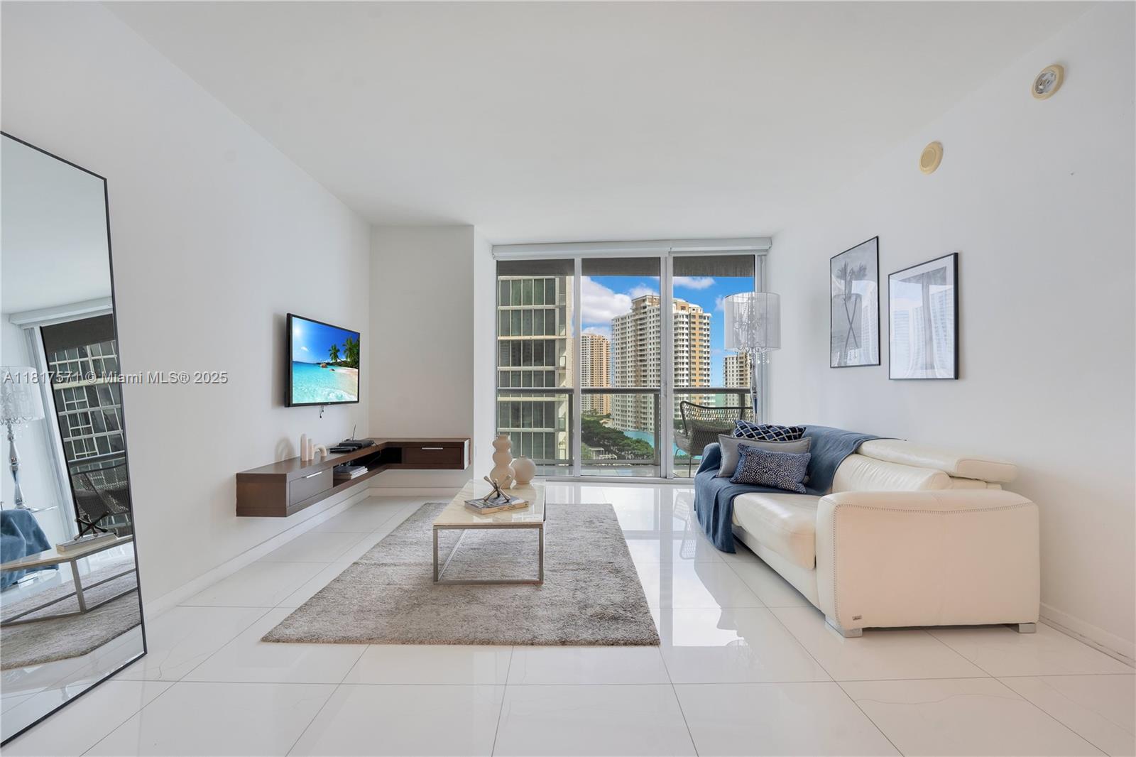 Condo for Sale in Miami, FL