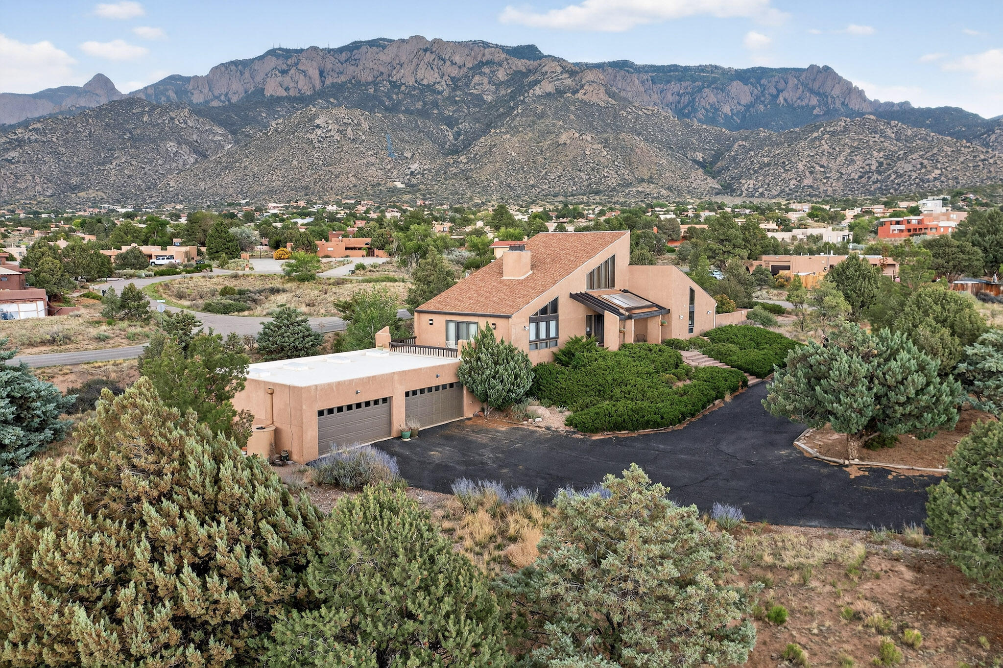 Homes for sale in Albuquerque, NM | 450 Live Oak Ln Ne, Albuquerque, NM 87122 | MLS# 1085444