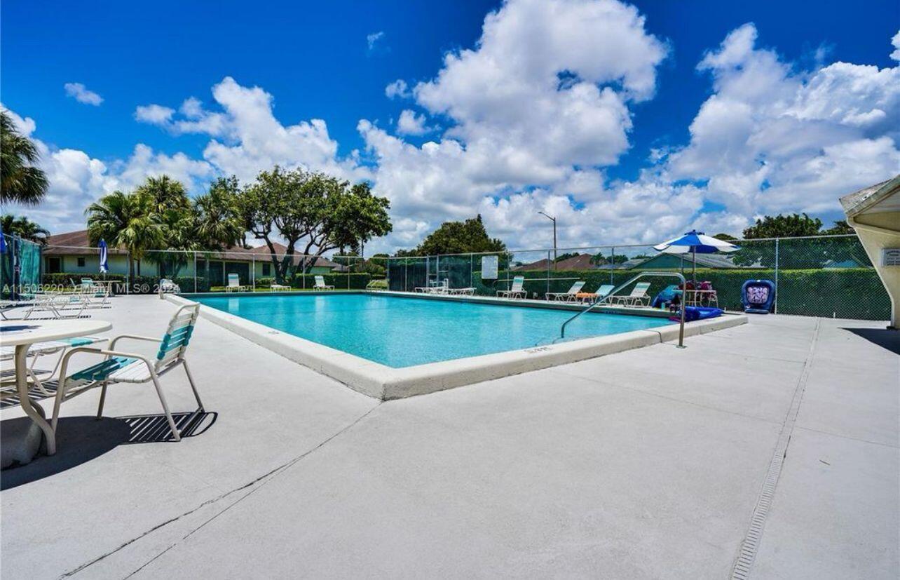 Homes for sale in Fort Pierce, FL | 1458 N Lawnwood Circle #23a, Fort Pierce, FL 34950 | MLS# R11097385