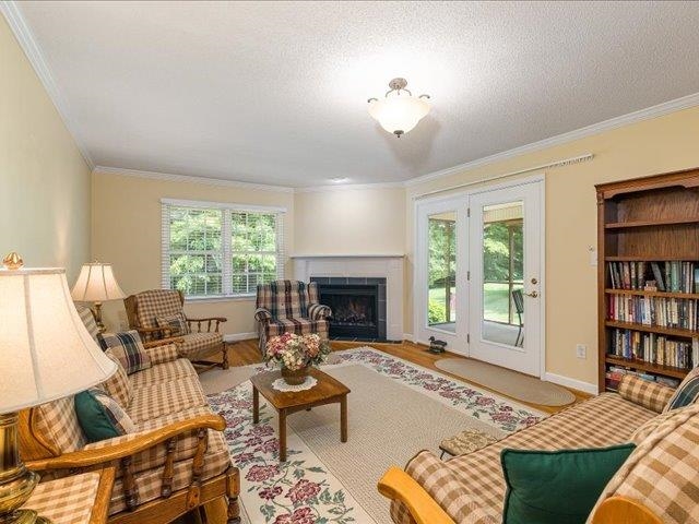 41 Hickory Nut Ln