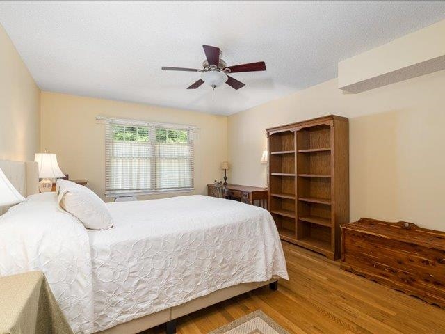 41 Hickory Nut Ln