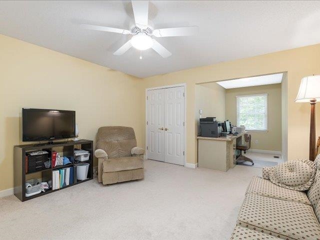 41 Hickory Nut Ln