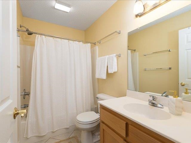 41 Hickory Nut Ln