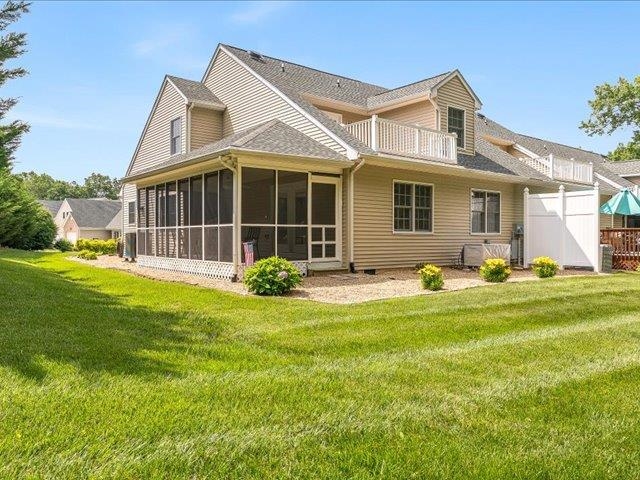 41 Hickory Nut Ln