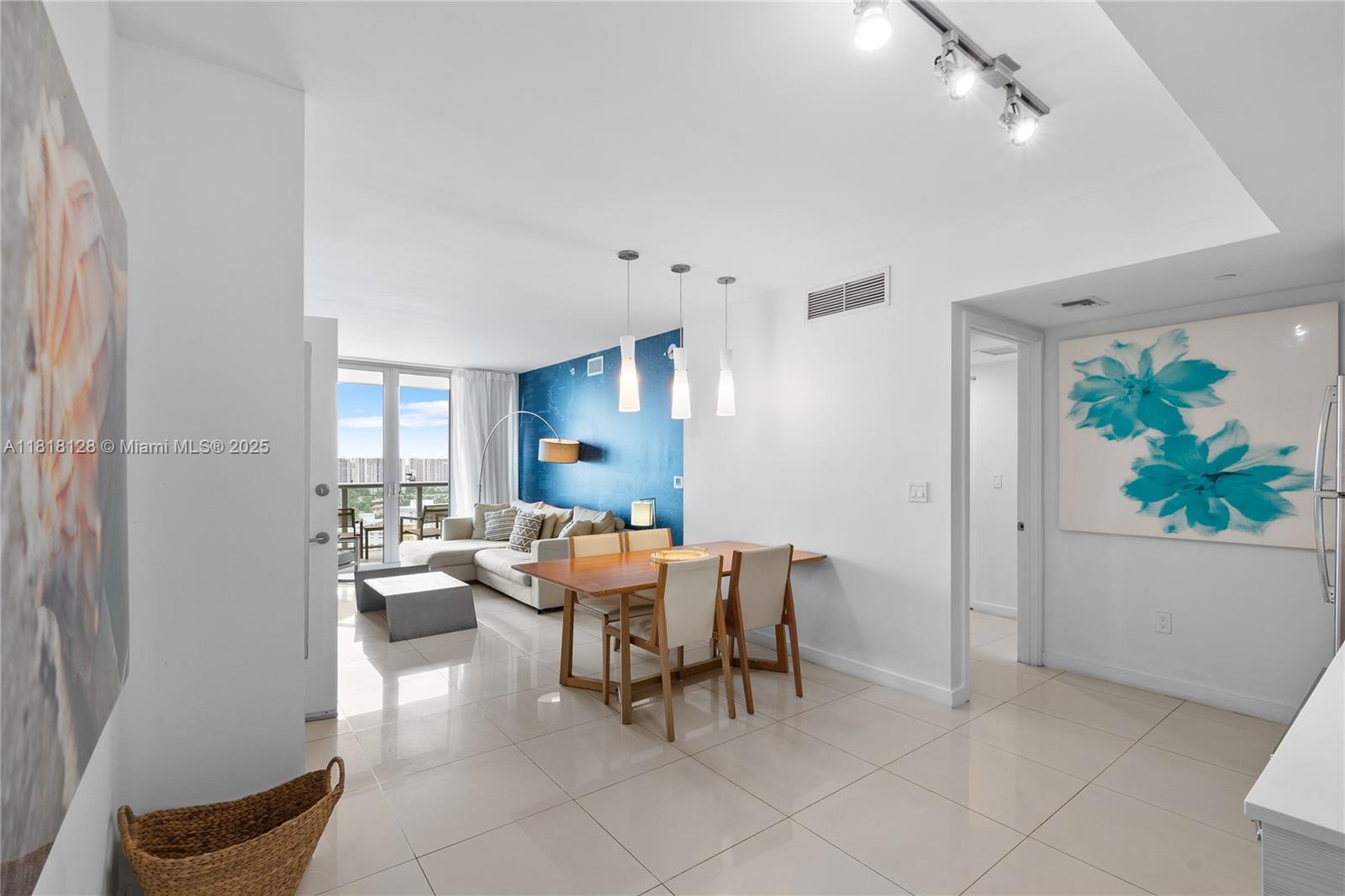 Condo for Sale in Hallandale Beach, FL