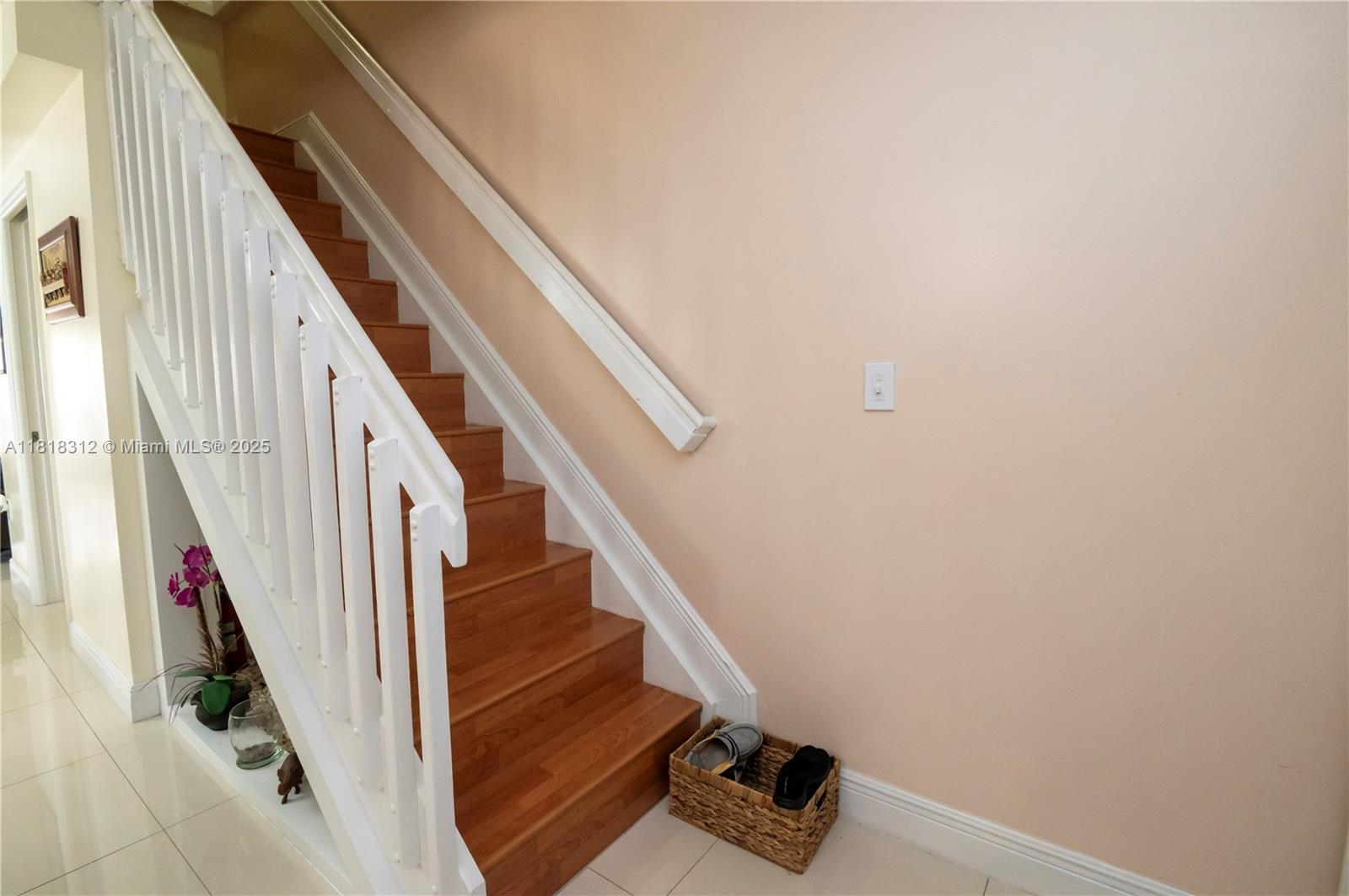 Homes for sale in Hialeah, FL | 2375 W 74Th St #106-6, Hialeah, FL 33016 | MLS# A11818312