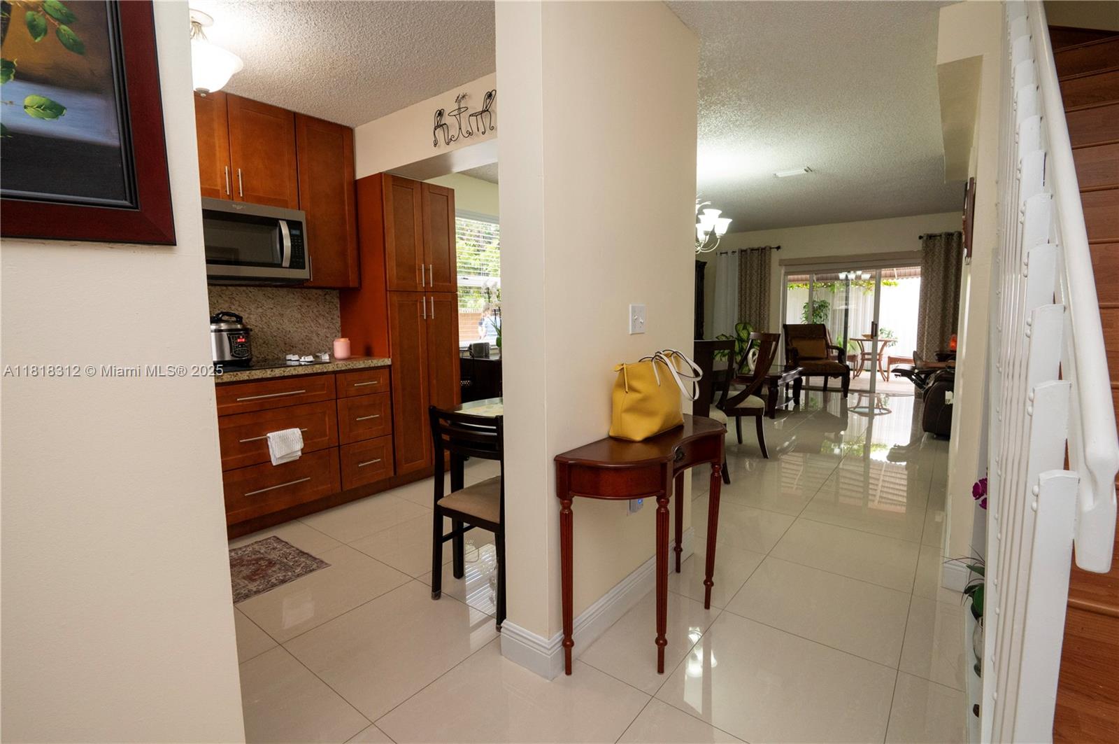 Homes for sale in Hialeah, FL | 2375 W 74Th St #106-6, Hialeah, FL 33016 | MLS# A11818312