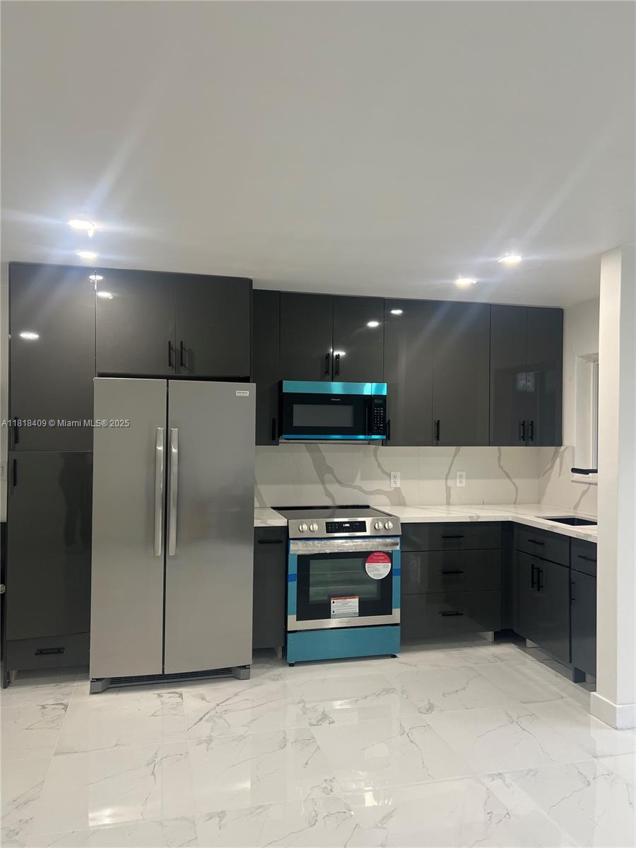 Homes for sale in Hollywood, FL | 1818 Rodman St #2D, Hollywood, FL 33020 | MLS# A11818409