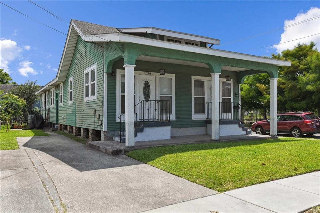 Homes for sale in New Orleans, LA | 7328 Spruce St, New Orleans, LA 70118 | MLS# 2505823