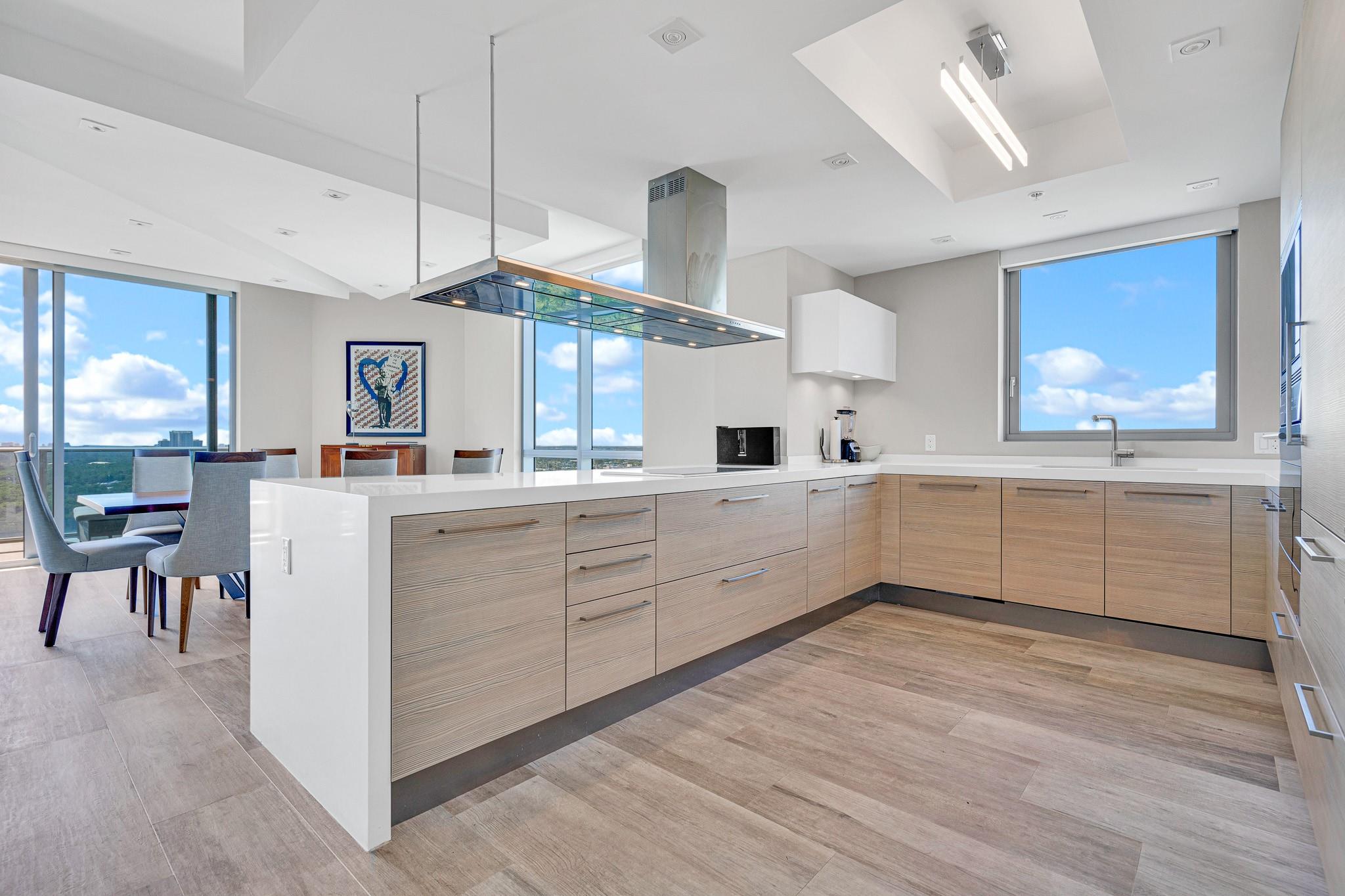 Apartamento à Venda em North Miami Beach, FL