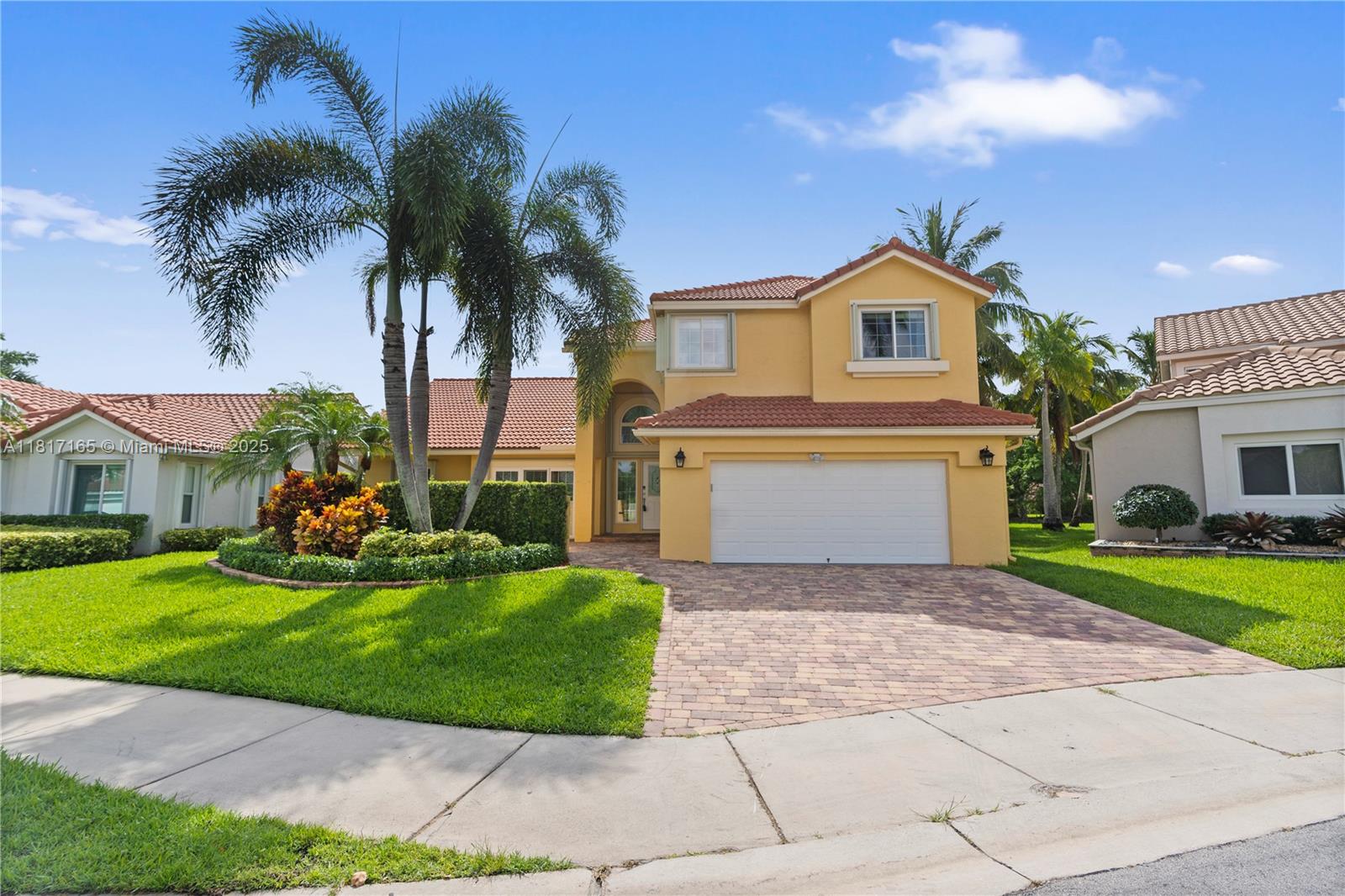 Homes for sale in Weston, FL | 477 Spinnaker, Weston, FL 33326 | MLS# A11817165