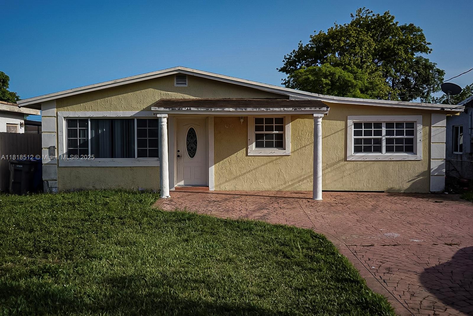 Homes for sale in West Park, FL | 4250 Sw 24Th St, West Park, FL 33023 | MLS# A11818512