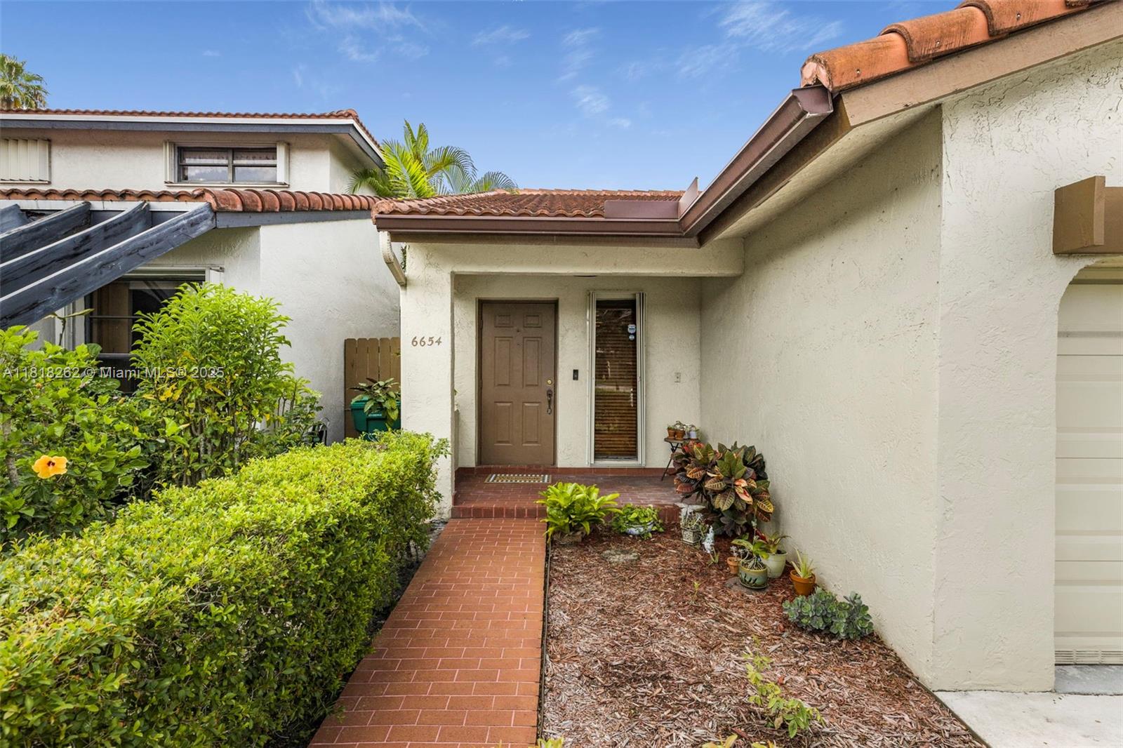 Homes for sale in Hialeah, FL | 6654 Nw 173Rd Ln, Hialeah, FL 33015 | MLS# A11818262