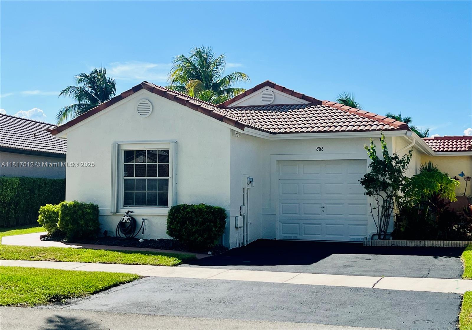 Homes for sale in Pembroke Pines, FL | 886 Sw 180Th Ter, Pembroke Pines, FL 33029 | MLS# A11817512