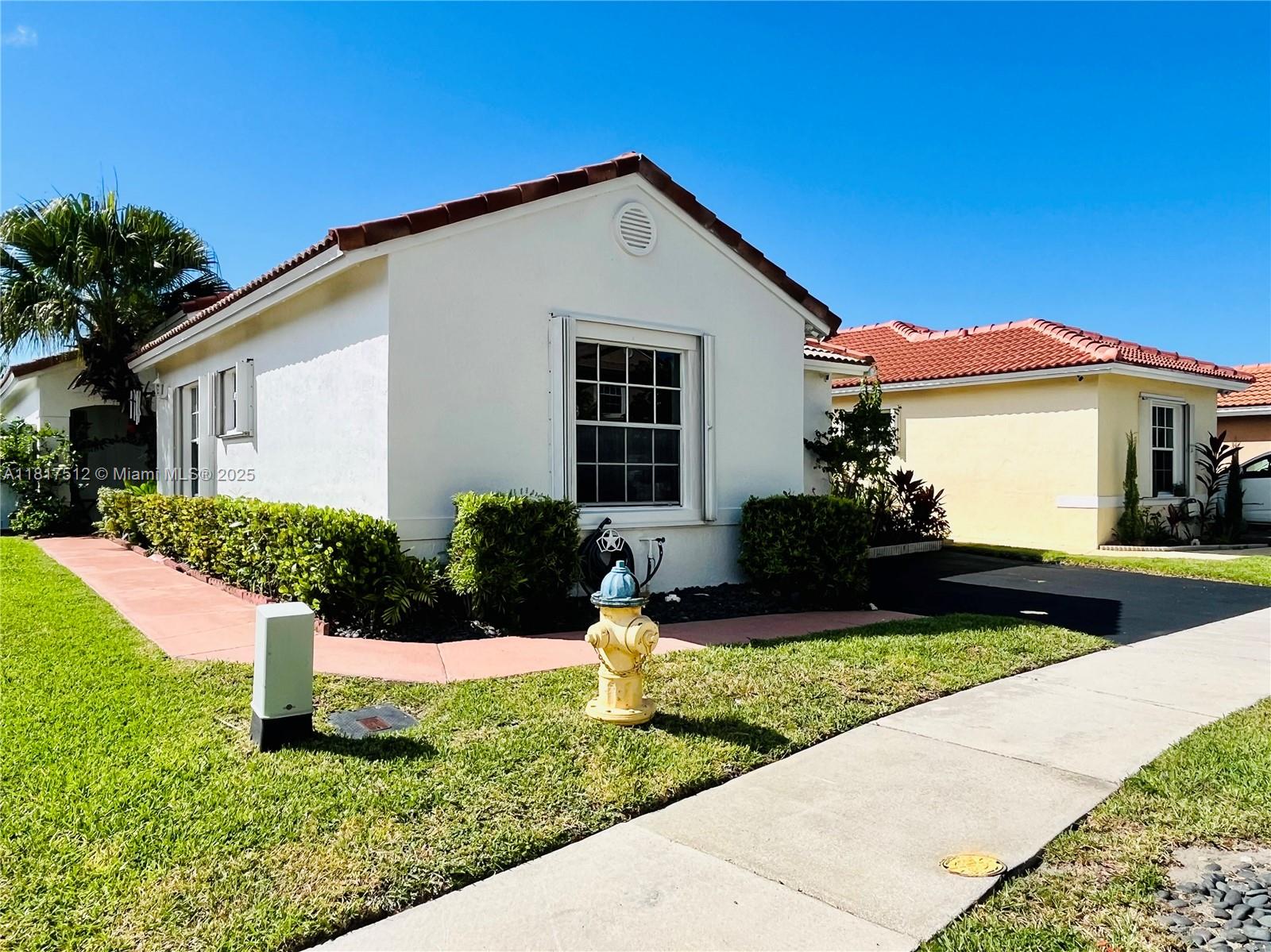 Homes for sale in Pembroke Pines, FL | 886 Sw 180Th Ter, Pembroke Pines, FL 33029 | MLS# A11817512