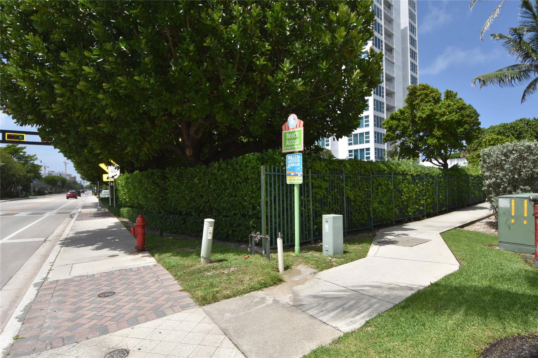 BEACH ACCESS THE ACROSS STREET