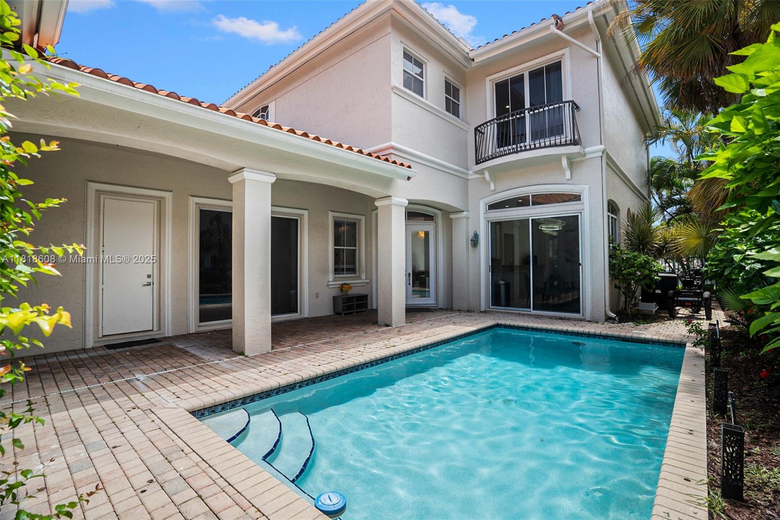 Homes for sale in Hollywood, FL | 1580 Shoreline Way, Hollywood, FL 33019 | MLS# A11818608