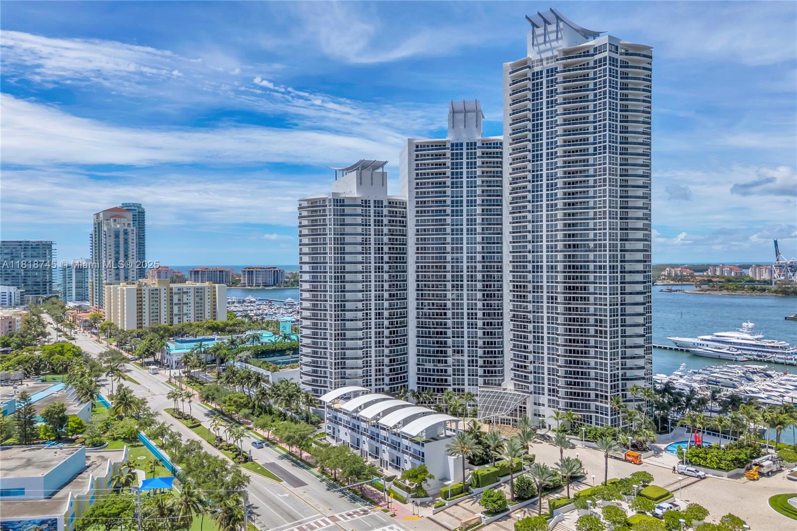 Apartamento à Venda em Miami Beach, FL