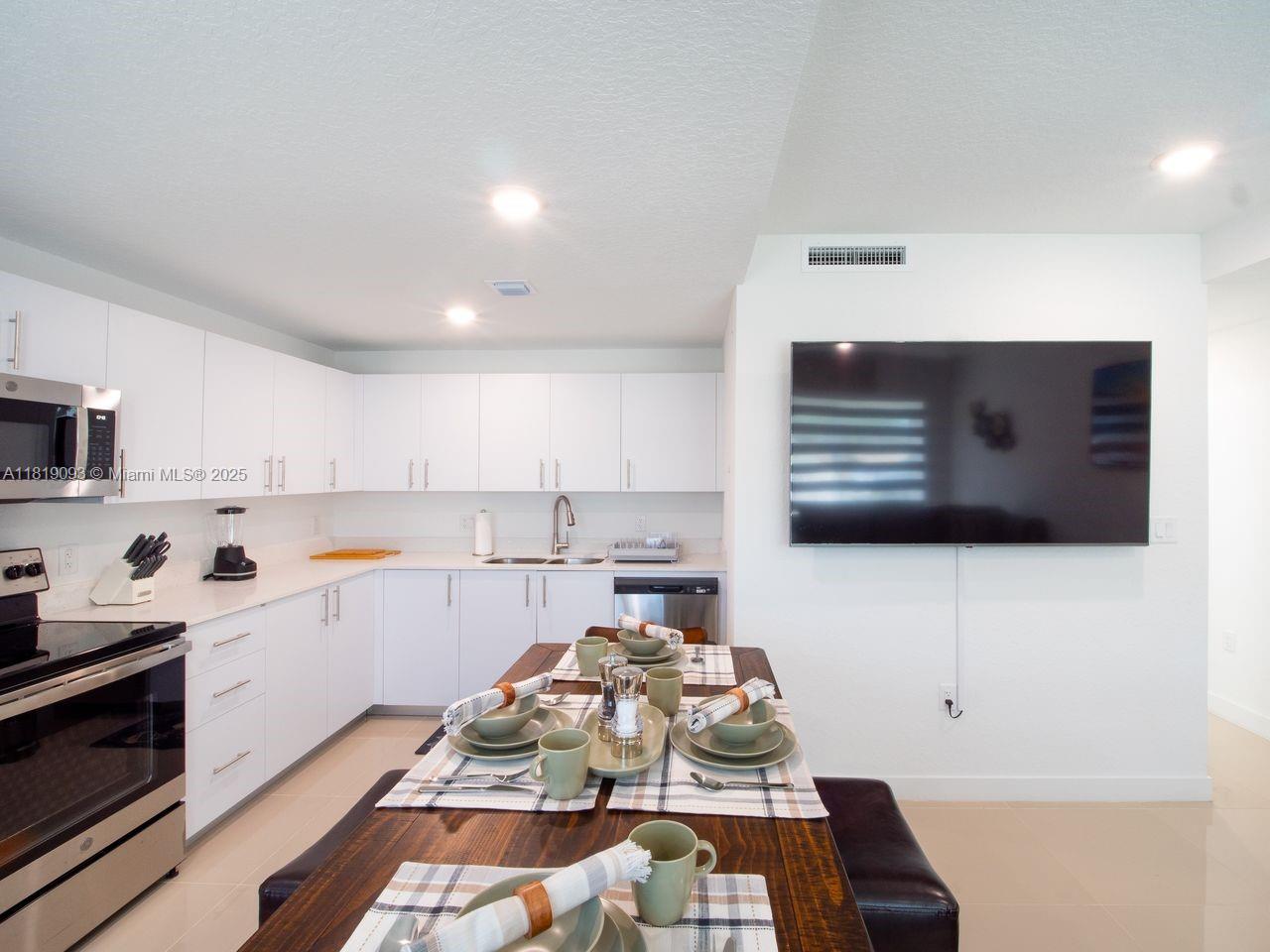 Homes for sale in Homestead, FL | 25718 Sw 143Rd Path, Homestead, FL 33032 | MLS# A11819093